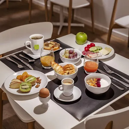 Hotel 9hotel Republique 4*