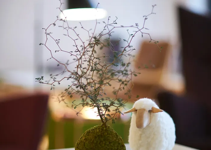 9hotel Republique 4*