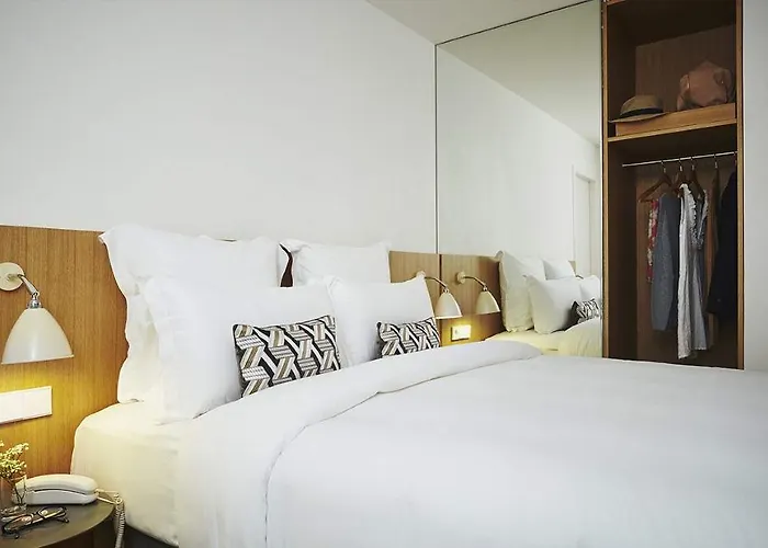 9hotel Republique Hotel 4*