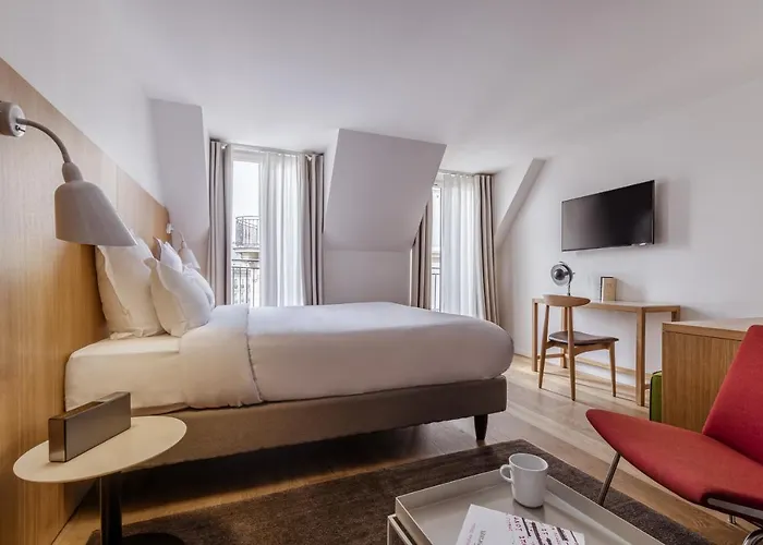 Hotel 9hotel Republique 4*