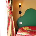 9هوتيل ريبابليك