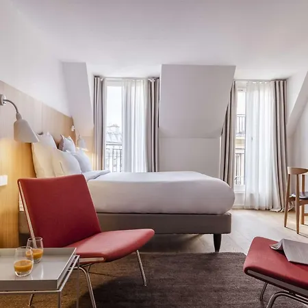 9hotel Republique 4*