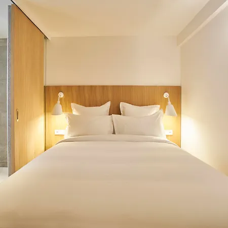 9hotel Republique