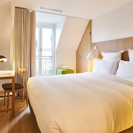 9hotel Republique 4*