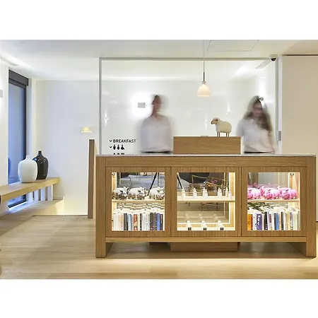 9hotel Republique 4* פריז