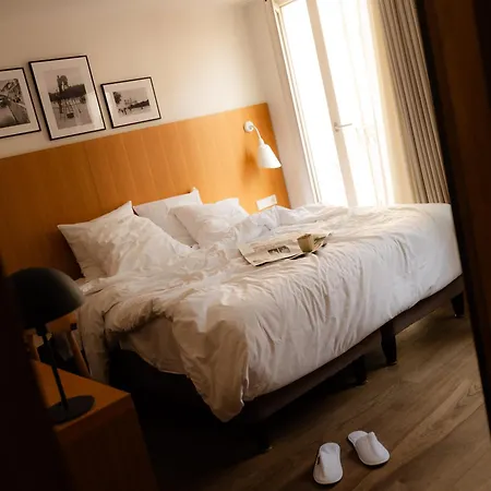 9hotel Republique 4*