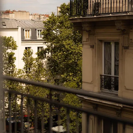 9hotel Republique 4*