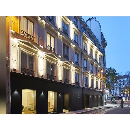 9hotel Republique 4*