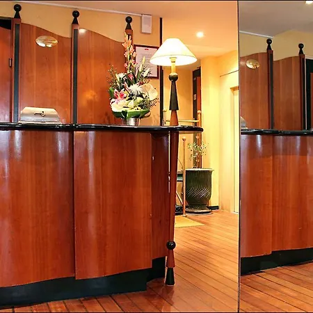 Hotell 9hotel Republique 4*