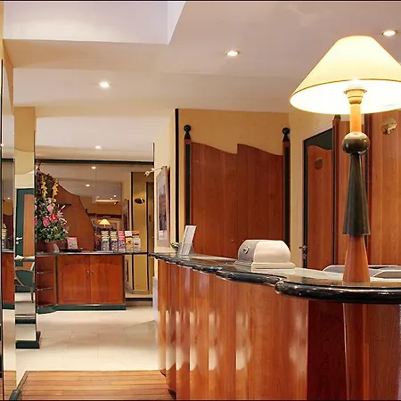 Hotel 9hotel Republique 4*