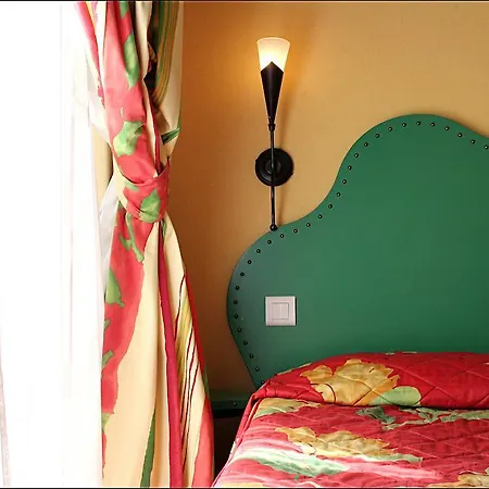 9hotel Republique