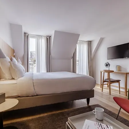 Hotell 9hotel Republique 4*
