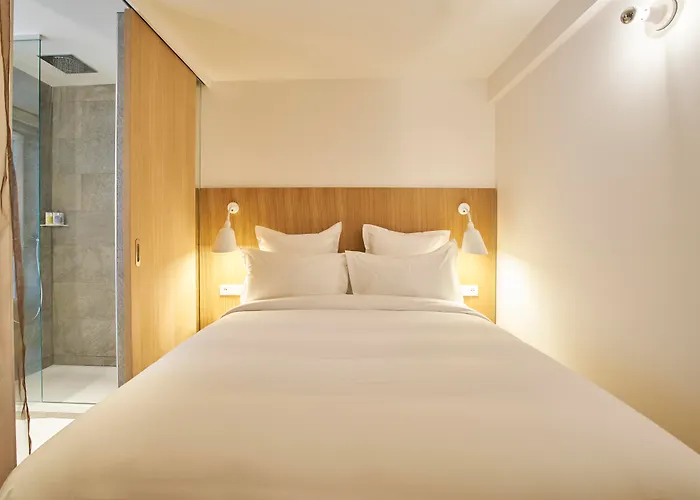 9hotel Republique
