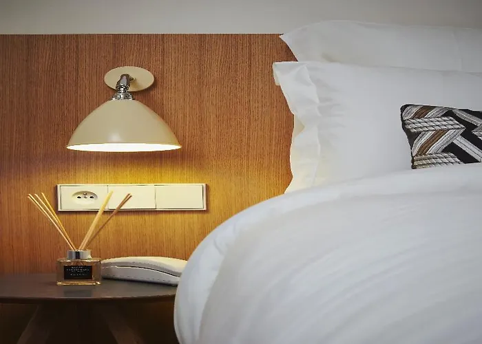 9hotel Republique