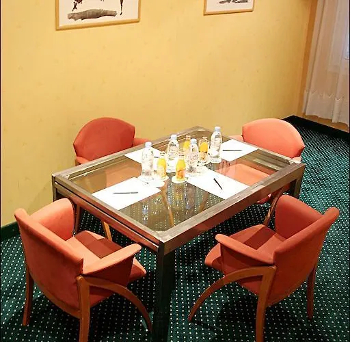 9hotel Republique