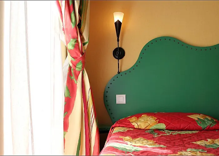 9hotel Republique