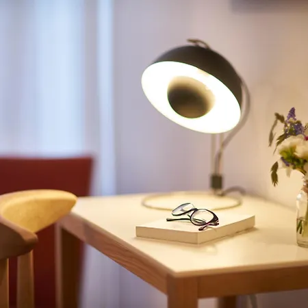 9hotel Republique 4* פריז