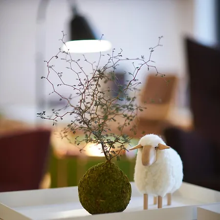 9hotel Republique 4*