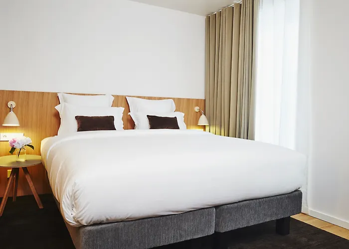 9hotel Republique 4*