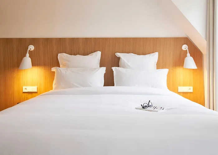 Otel 9hotel Republique 4*