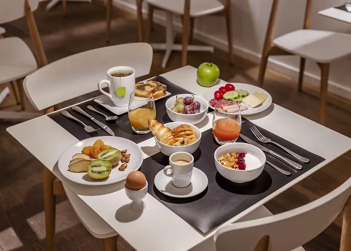 Otel 9hotel Republique 4*