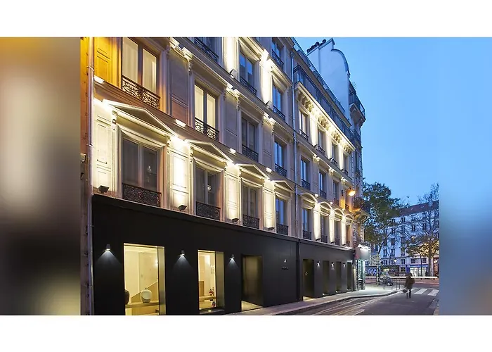 9hotel Republique 4*